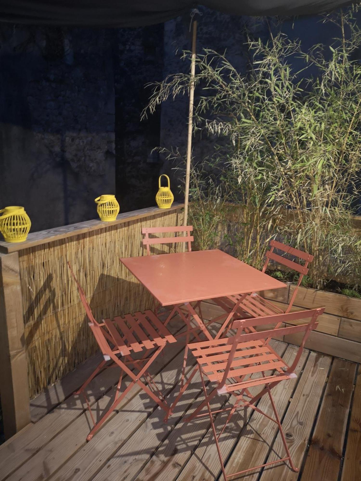 Maison De Village Meublee Avec Terrasse Donzere Room photo